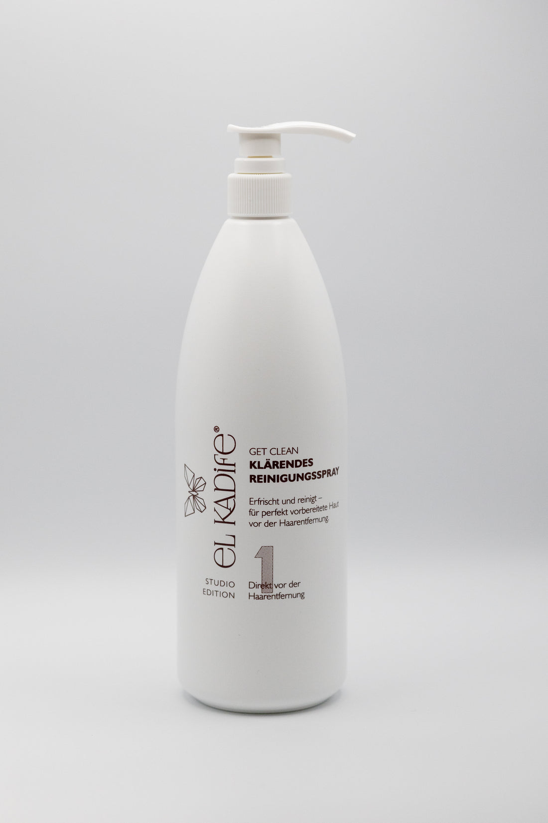 Klärendes Reinigungsspray zum sanften säubern der Haut vor der Enthaarung. Studio.